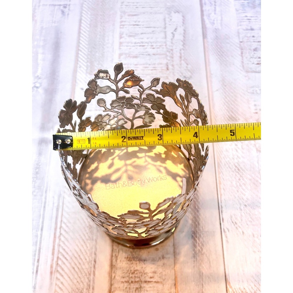 Bath & Body Works White Daisy Floral Pedestal 3-Wick Candle Holder Silver Tone - Picture 5 of 6